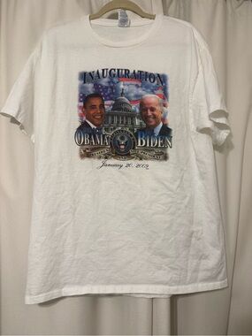 Vintage Obama & Biden Inauguration 2009 White Tee in Size L